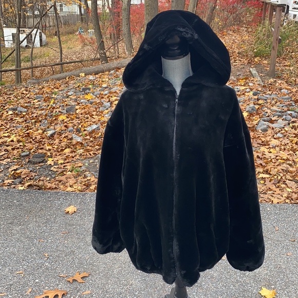 Donna slayers Jackets & Blazers - Donna Slayers fabulous Furs Jacket Size Large